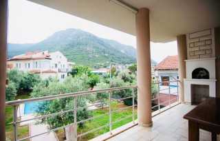 FETHİYE OVACIK ÖLÜDENİZ DE EŞYALI HAVUZLU LÜKS DAYİRE 120M