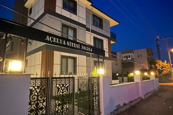 “Modern ve Lüks 1+1: Havuzlu Dairede Huzur Dolu Yaşam”