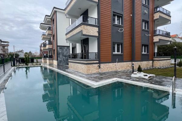 Dalaman Söğütlüçeşme’de Havuzlu Sitede Satılık 1+1 Daire