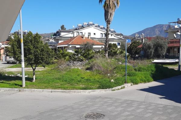 MERKEZDE DENIZE YURUME MESAFESINDE 1026M, 12 DAIRELIK ARSA